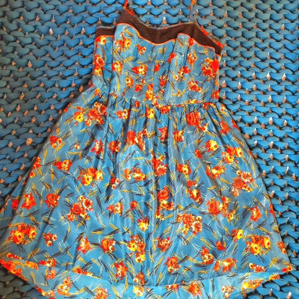 Lightweight floral summer minidress - Picture 2 of 7